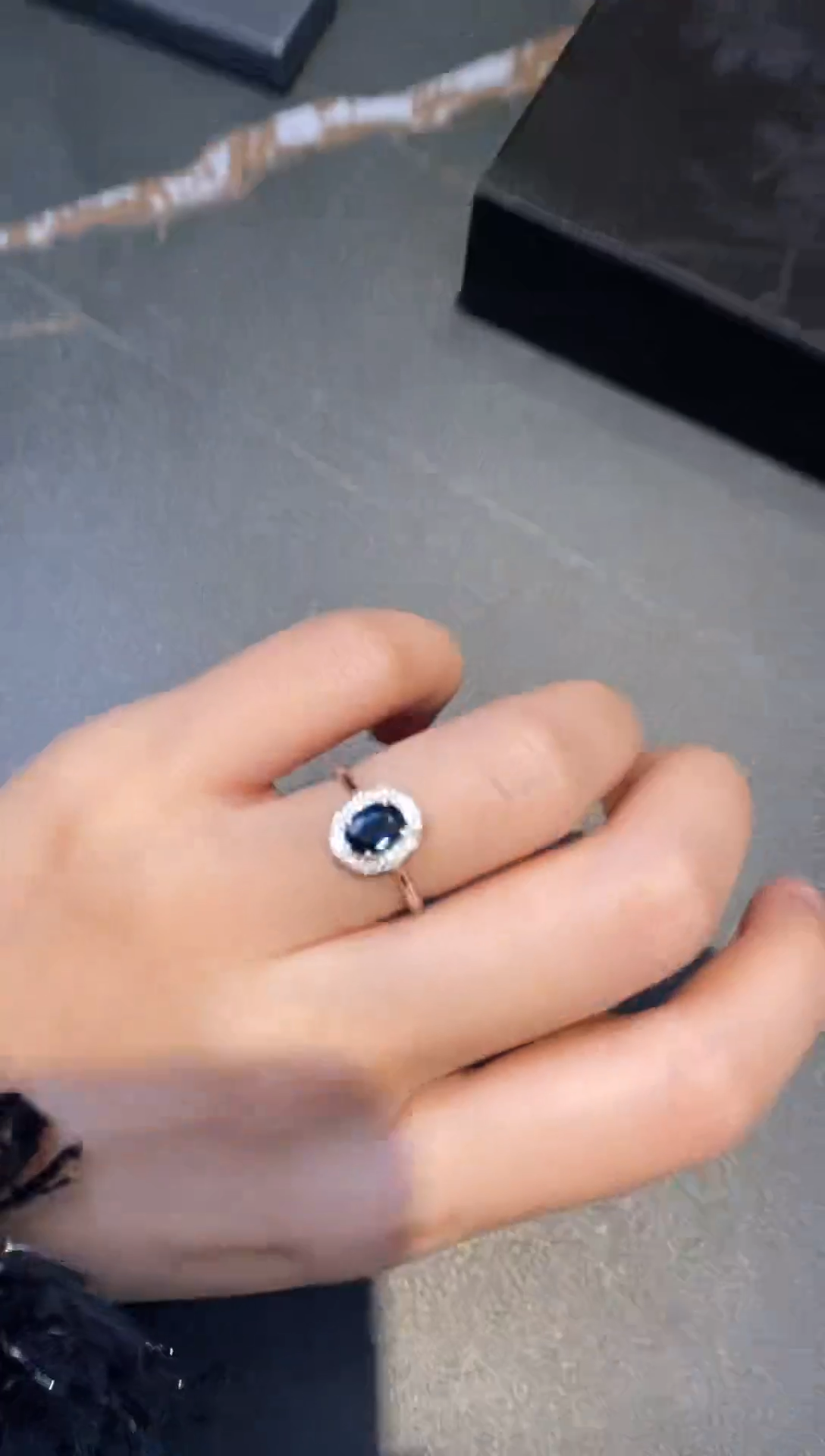 【闪购商品】蓝宝石戒指18K金镶嵌 1.01克拉 浓郁皇家蓝