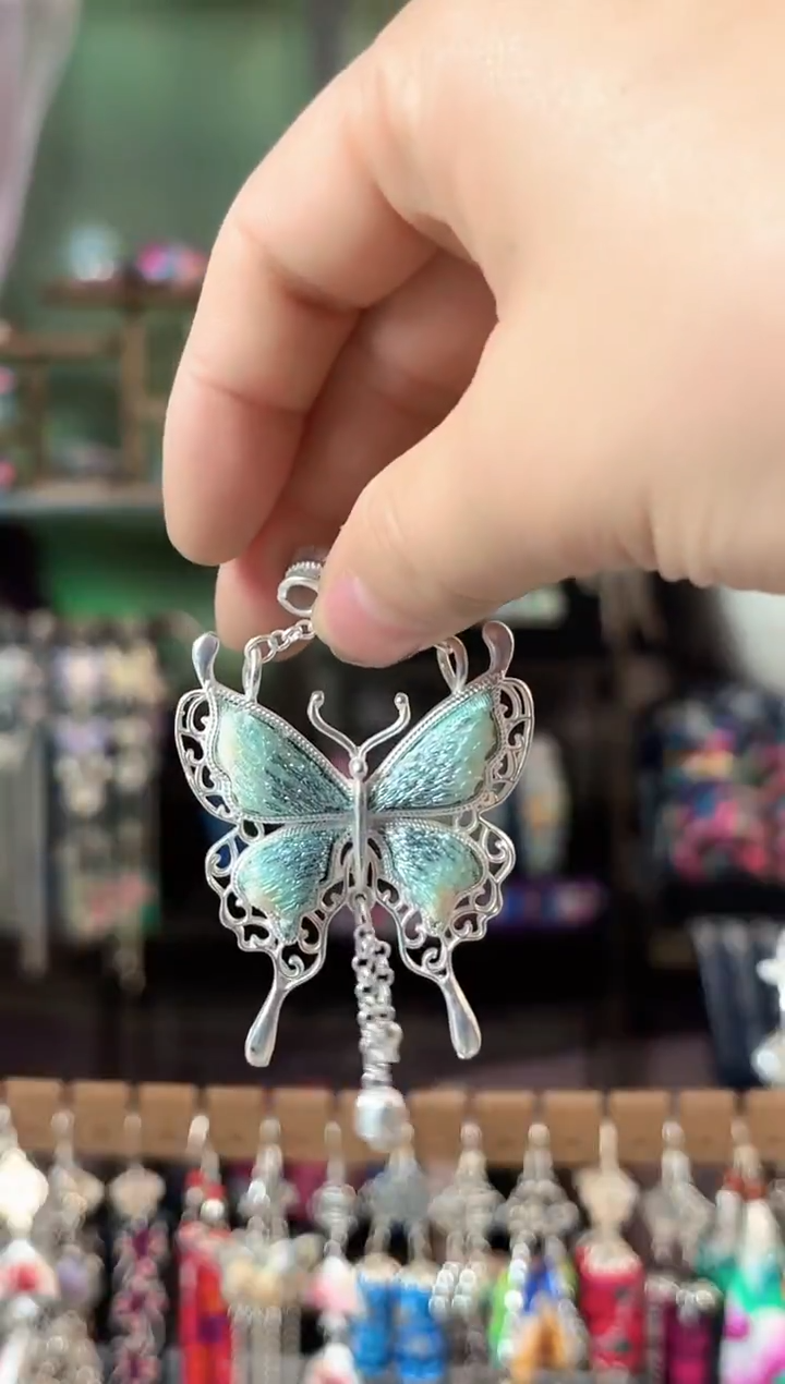 彩云南阁非遗老绣苗银饰品345