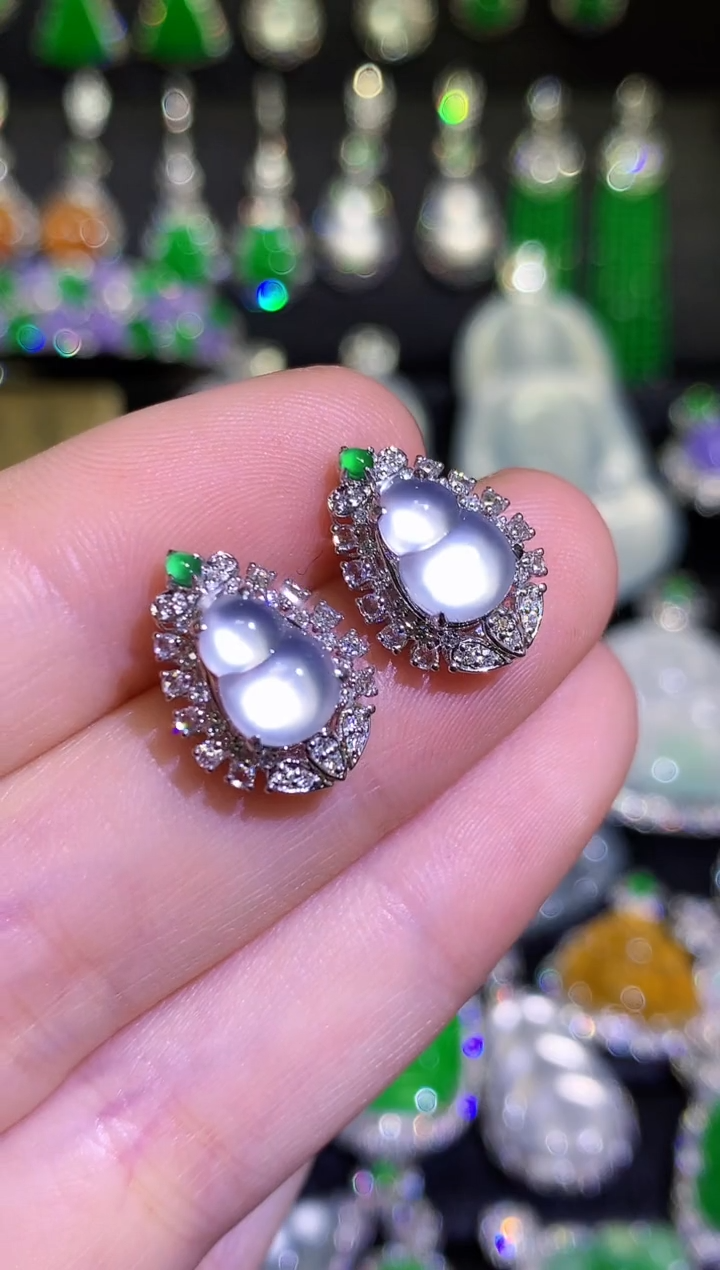 【闪购商品】翡翠耳饰18K金镶嵌玻璃种葫芦耳钉