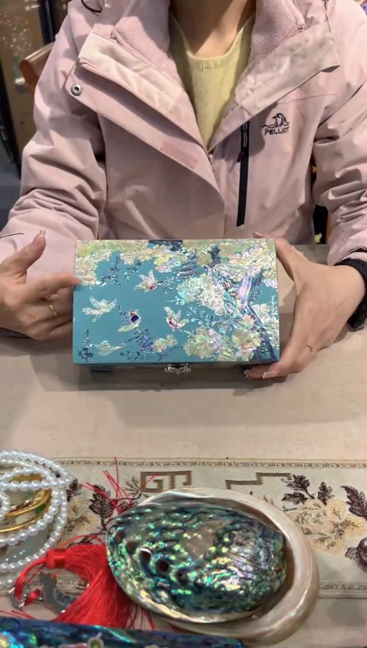 【闪购商品】按扣绒布底弘贝雅螺钿漆器文化馆