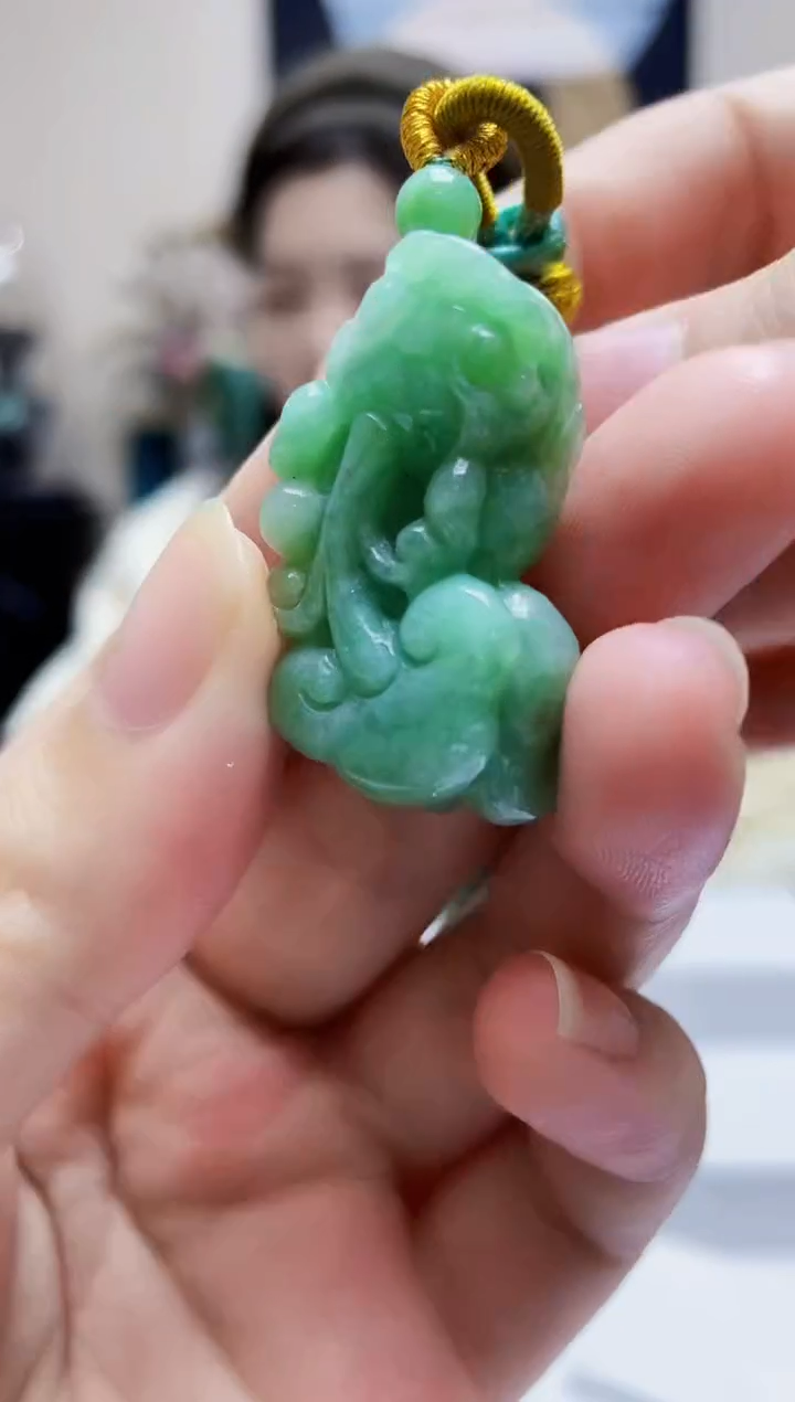 颈饰未镶嵌翡翠吊坠4