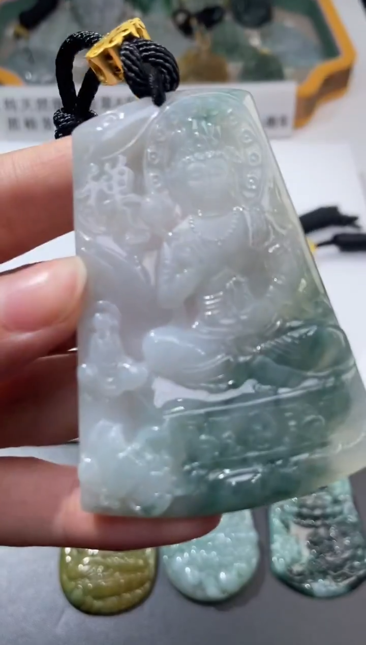 未镶嵌挂件翡翠371831   多人 