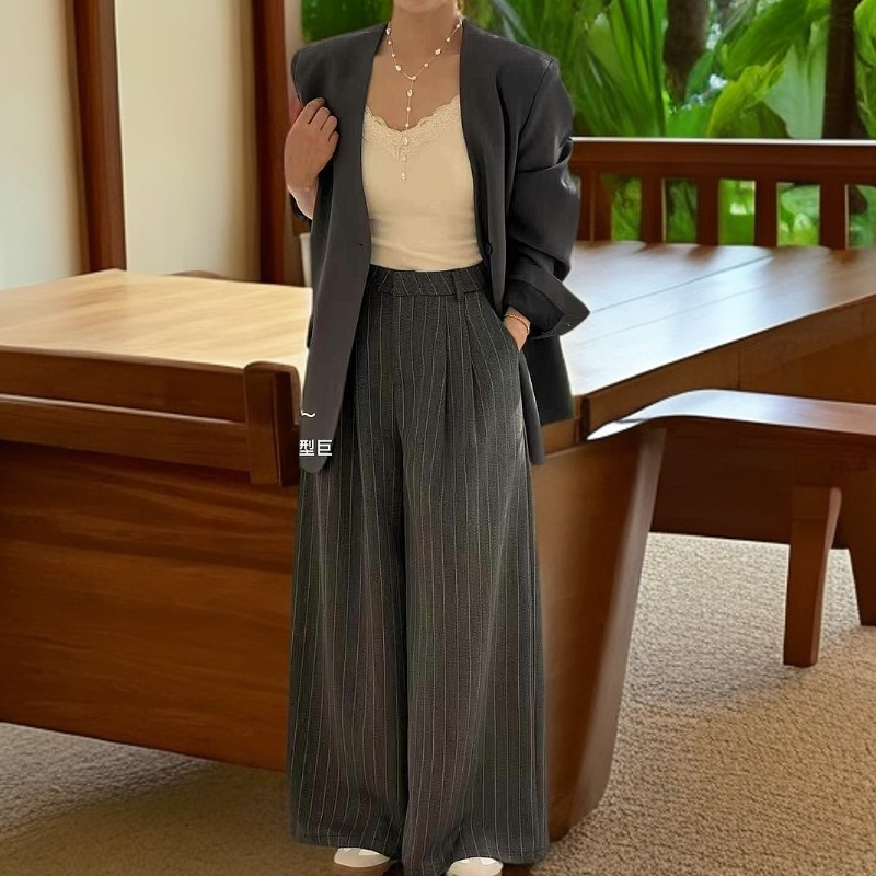 高级感垂感阔腿裤宽松休闲条纹直筒长裤显瘦五一女生知性风衣服