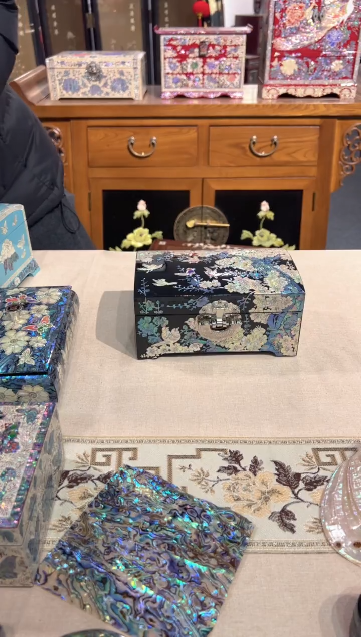 【闪购商品】鱼锁绒布底·弘贝雅螺钿漆器文化馆