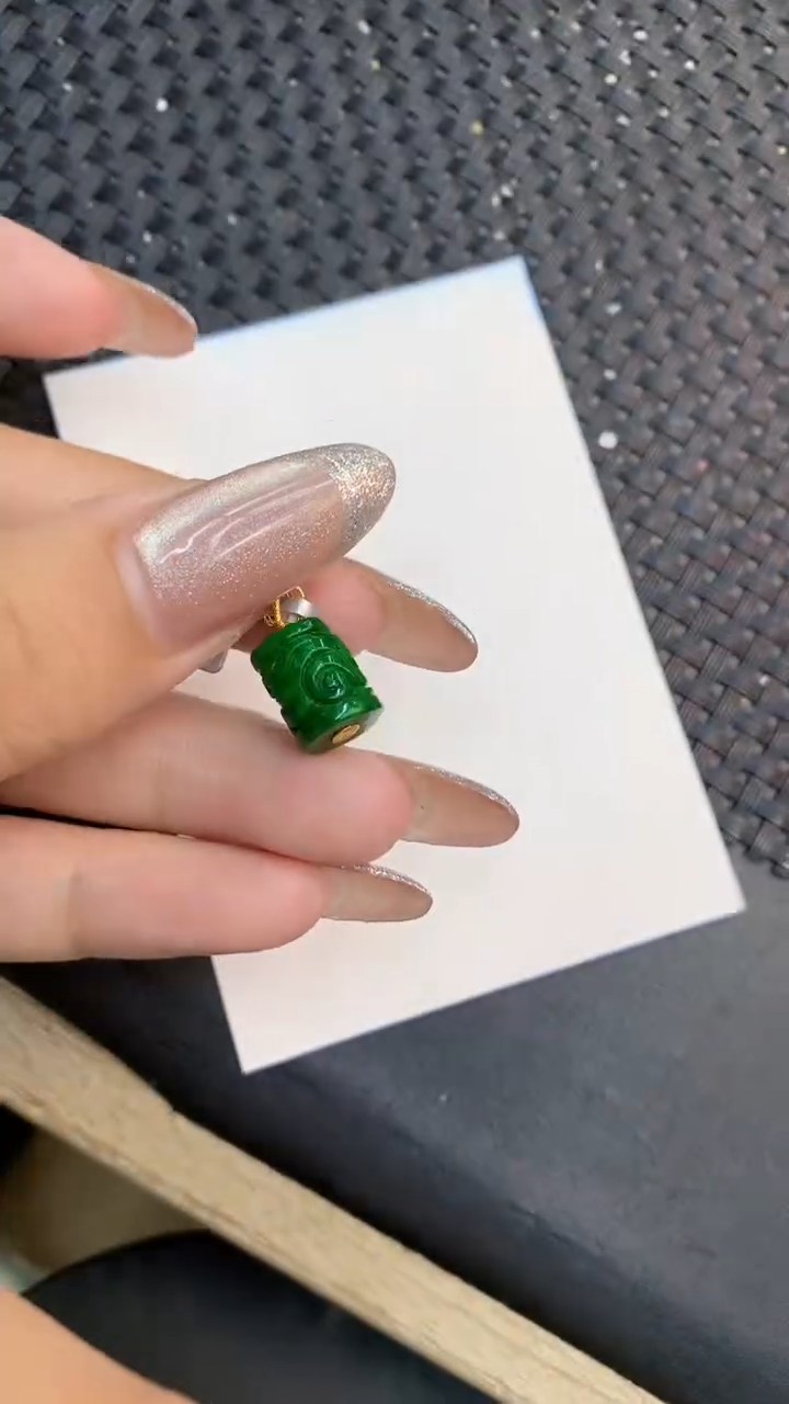 颈饰18K金镶嵌翡翠1