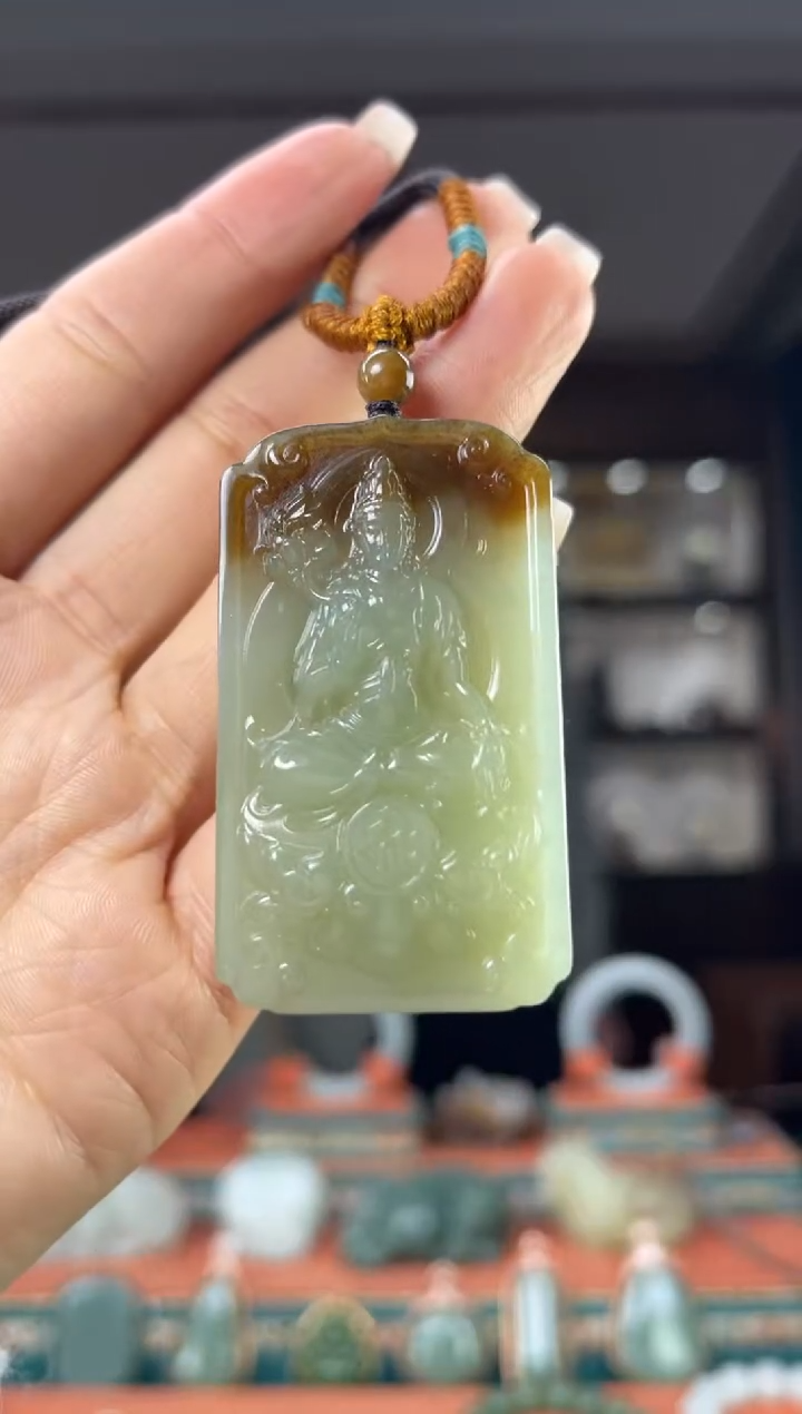 颈饰未镶嵌和田玉佩佩