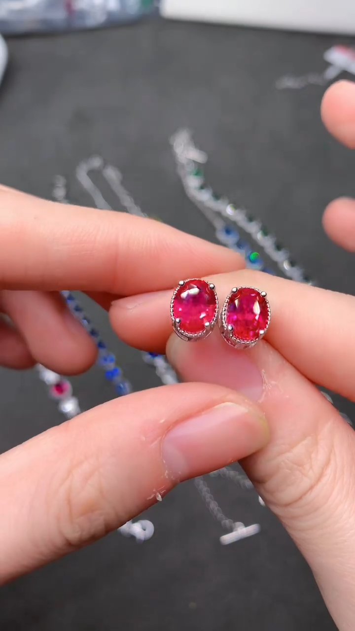 【闪购商品】红宝石耳饰银S925镶嵌.....