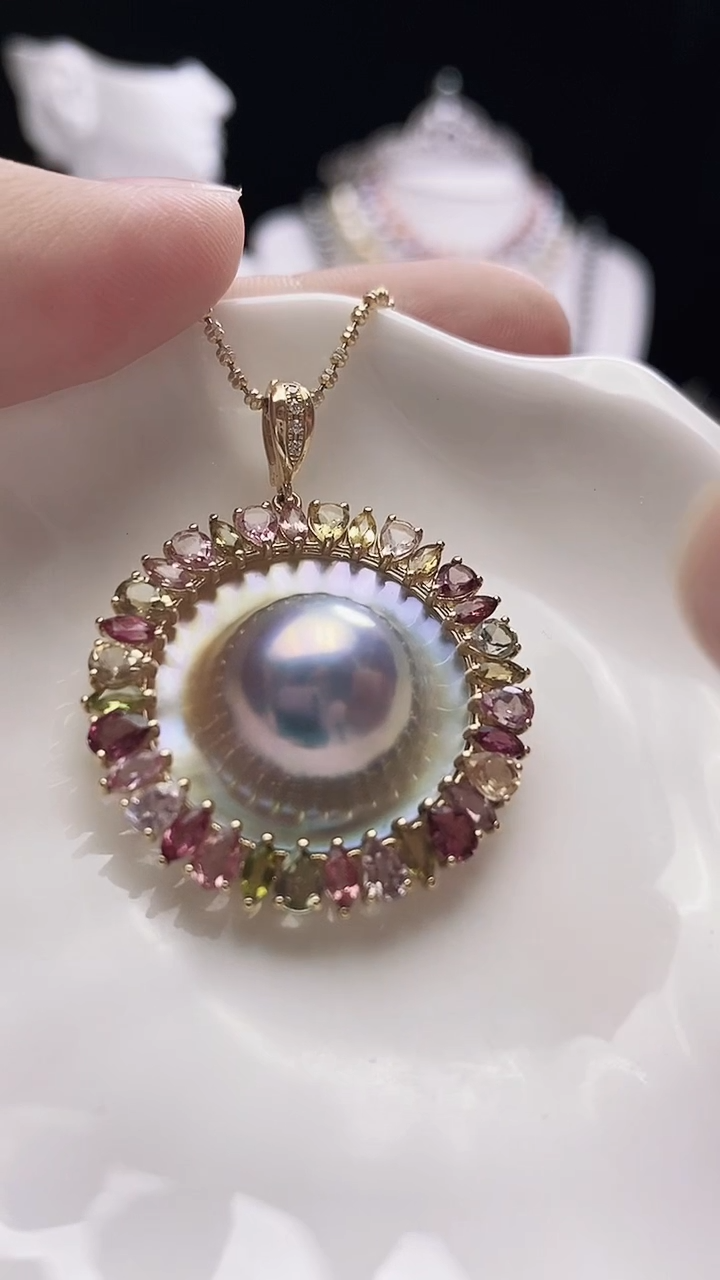 【闪购商品】拼合珍珠（马贝珠）颈饰18K金镶嵌海水马贝吊坠