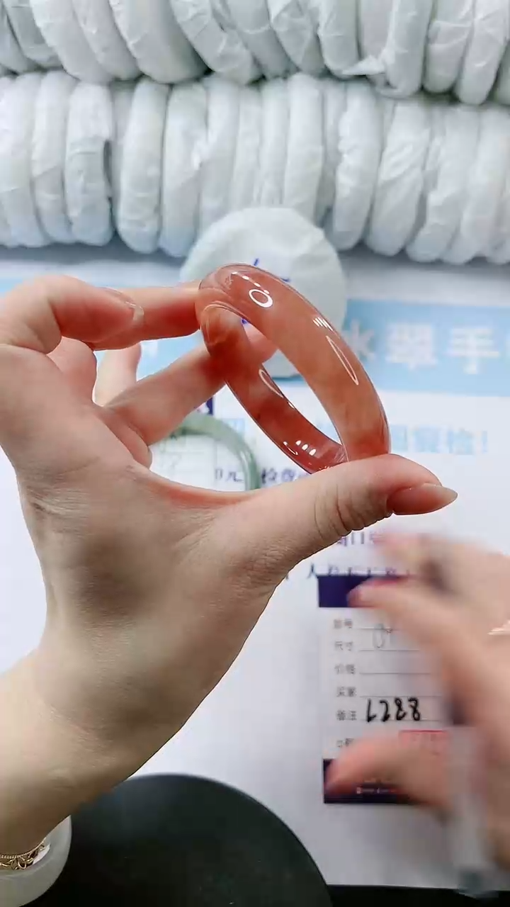 【闪购商品】石英质玉手镯未镶嵌多样性发货L288