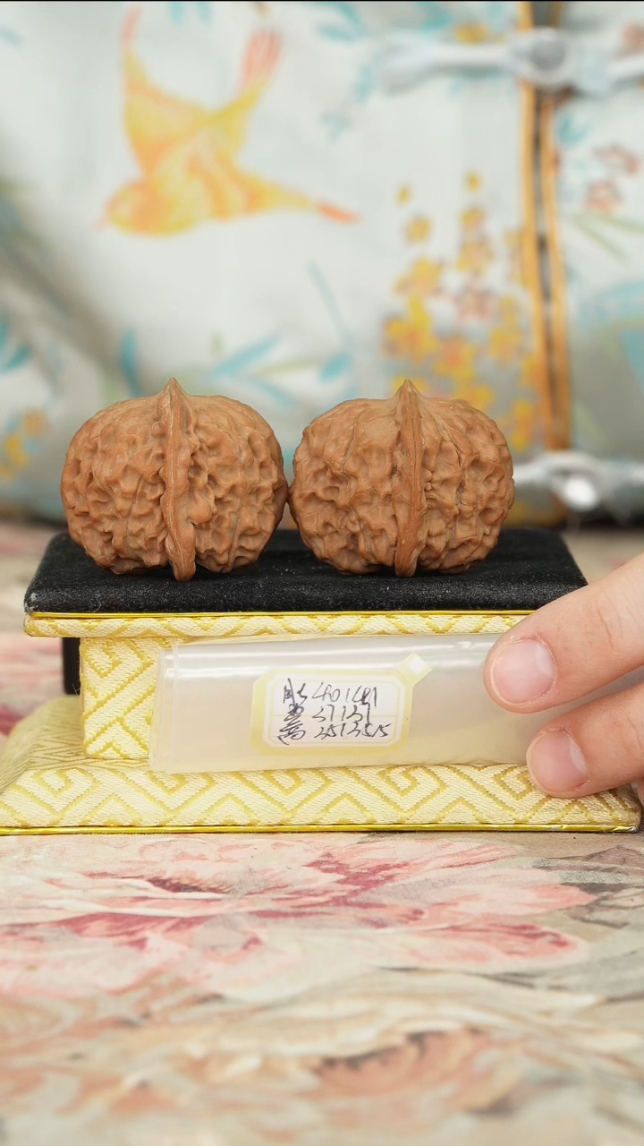 【闪购商品】文玩核桃把件非嫁接元宝