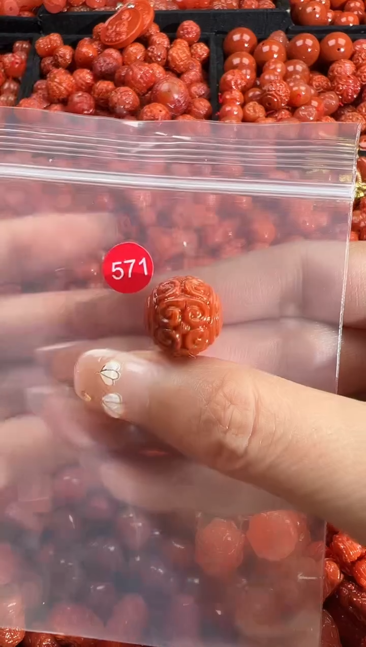 颈饰未镶嵌南红玛瑙1