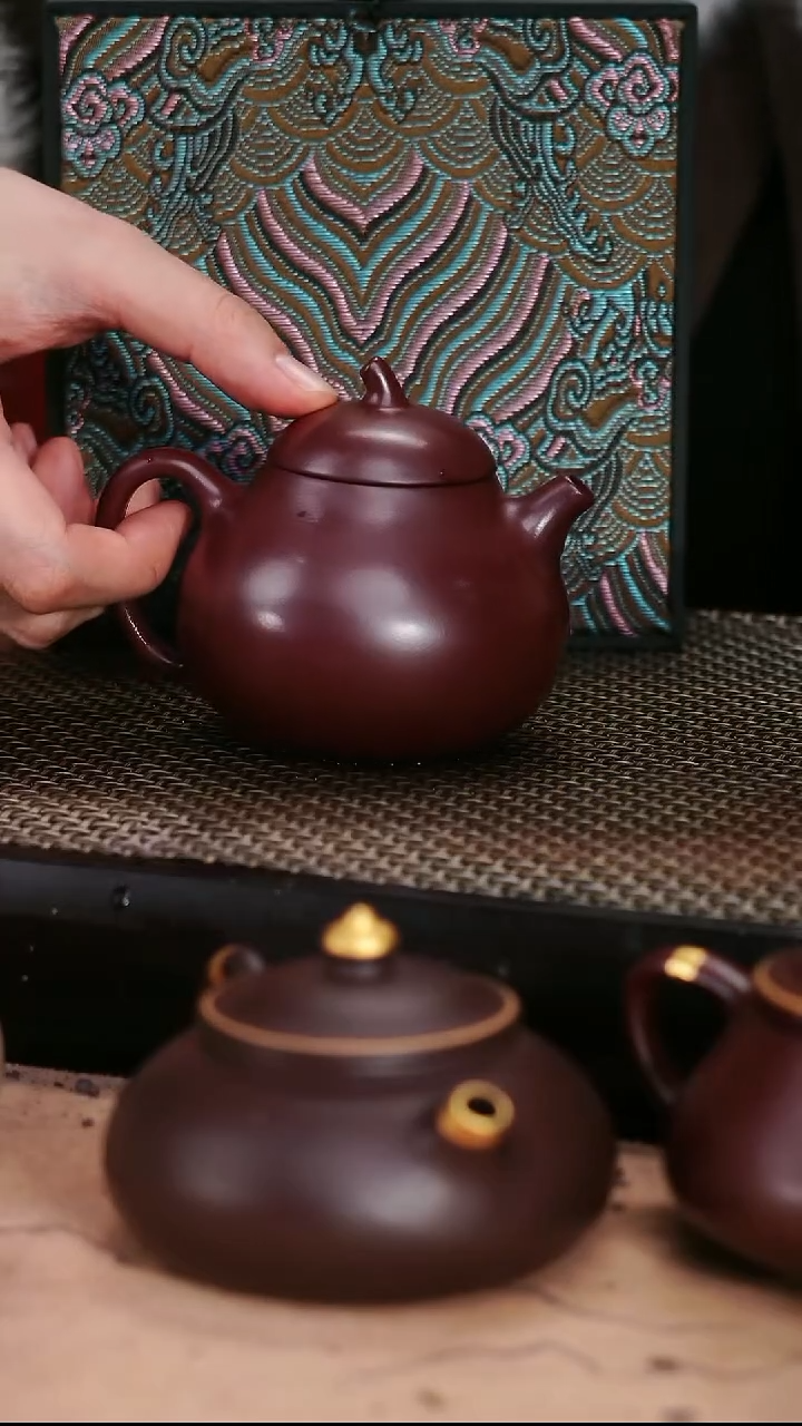 茶壶紫砂龙血砂精工茄瓜150cc