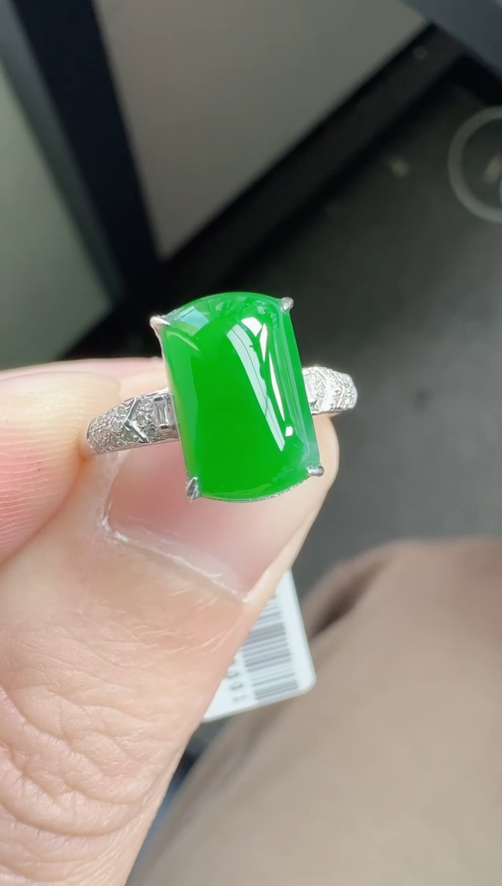 18K金镶嵌戒指翡翠寄售回流，不退不换