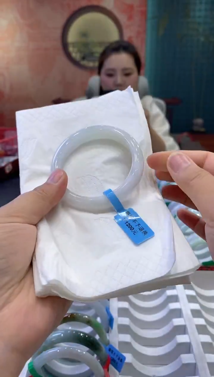 【闪购商品】翡翠手镯未镶嵌多人0009073