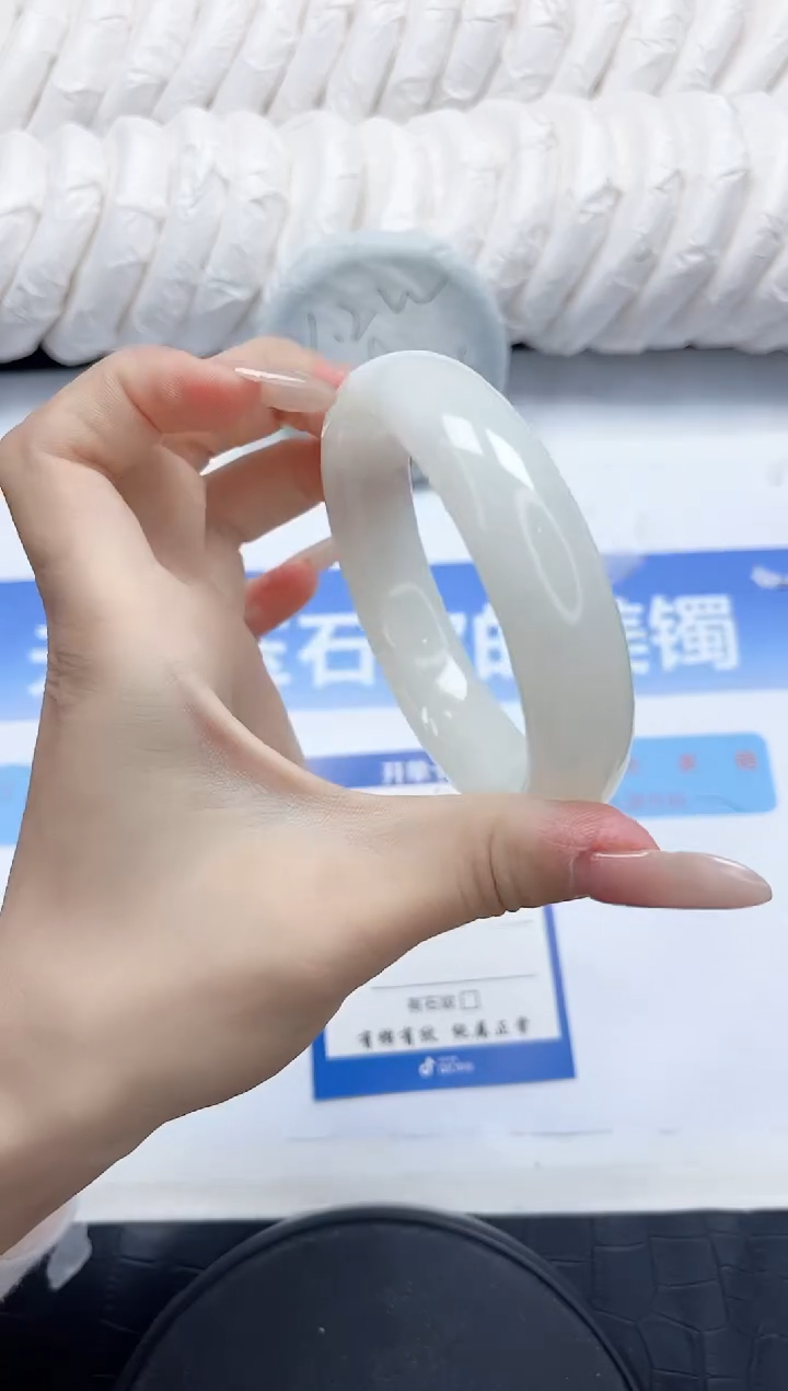 和田玉手镯未镶嵌161-56.3