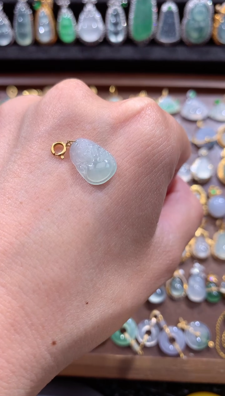 颈饰18K金镶嵌翡翠翡翠