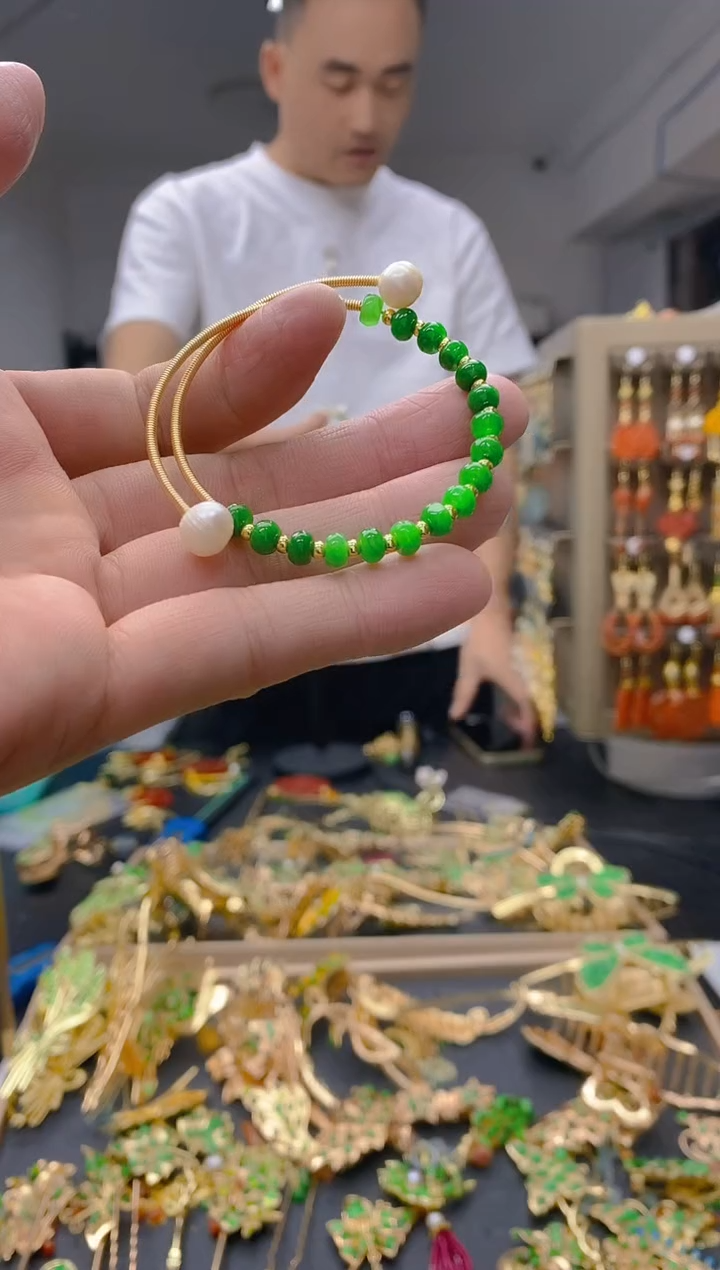 【闪购商品】翡翠耳饰合金274翡翠手镯