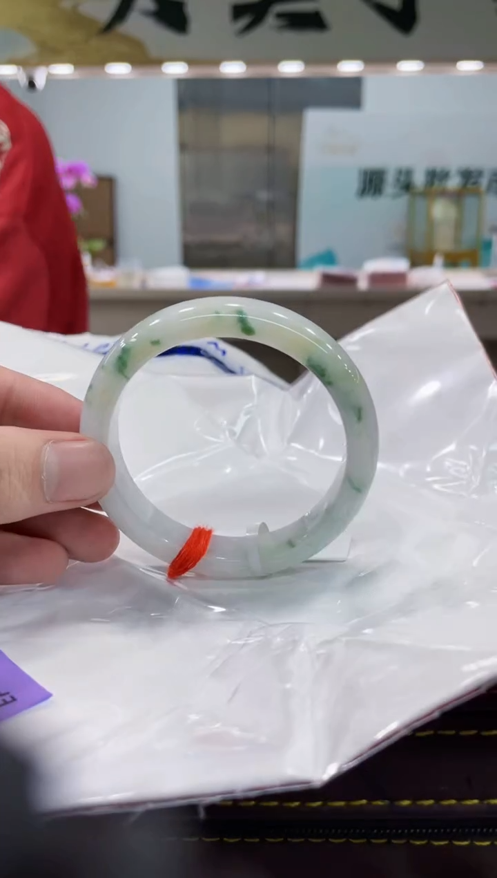 【闪购商品】翡翠手镯未镶嵌手镯