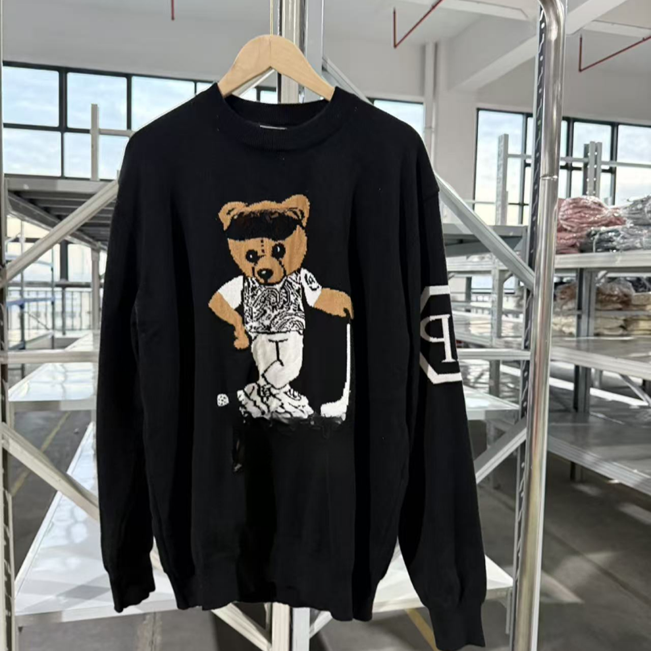 唯琳剪标  A12-20-1004款   德国单小熊圆领套装长袖针织衫长68