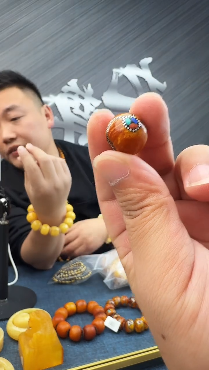 蜜蜡未镶嵌珠宝奇石假一罚十 3，17多样性发其一