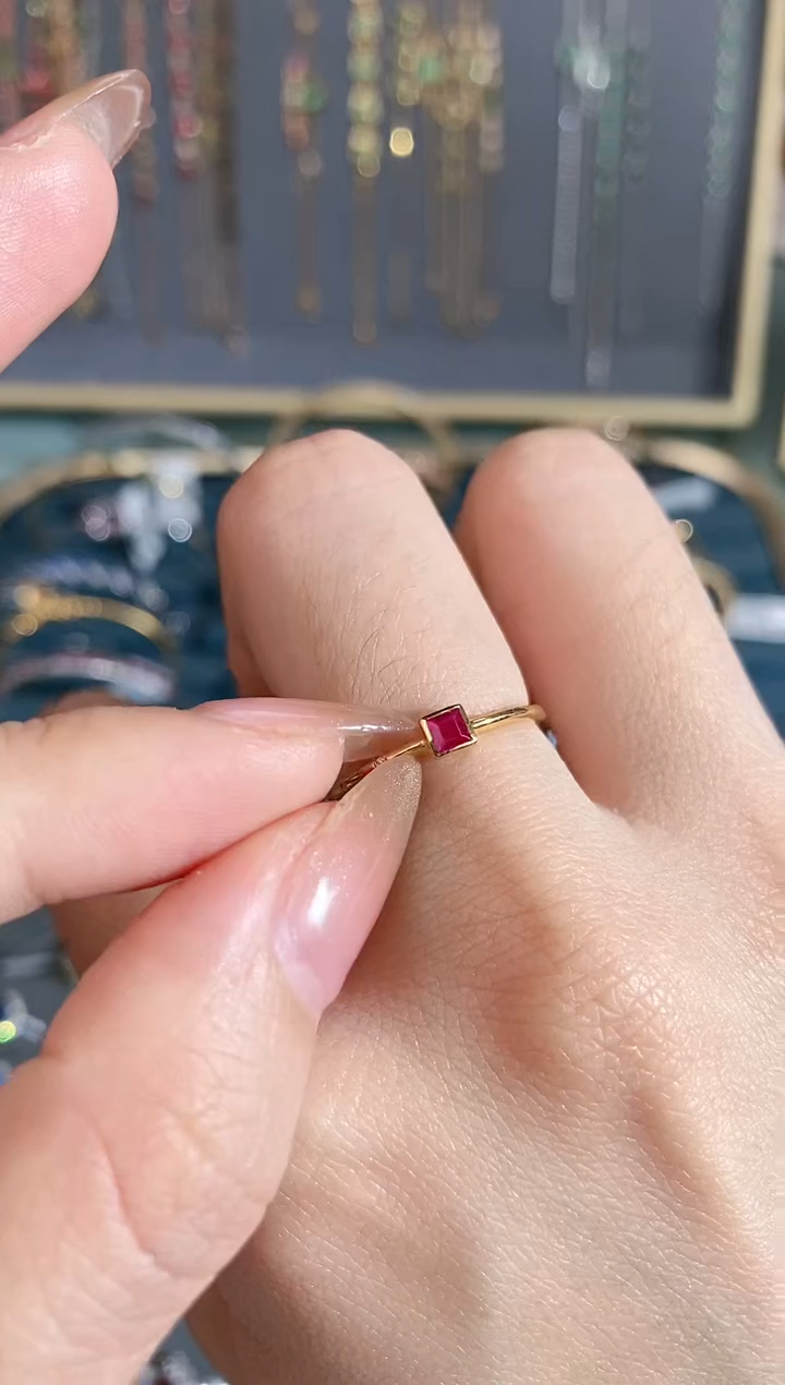 【闪购商品】红宝石戒指18K金镶嵌戒指