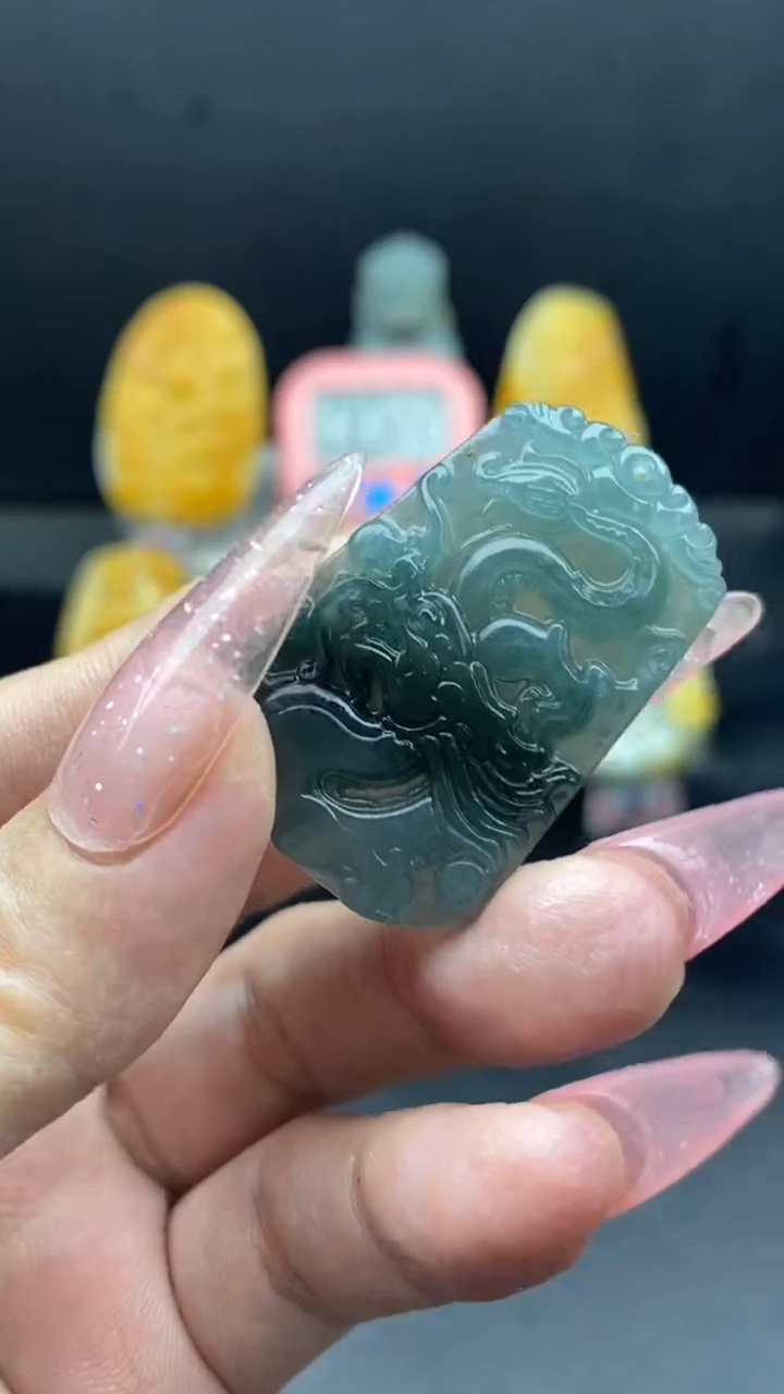 翡翠未镶嵌颈饰挂件多样性