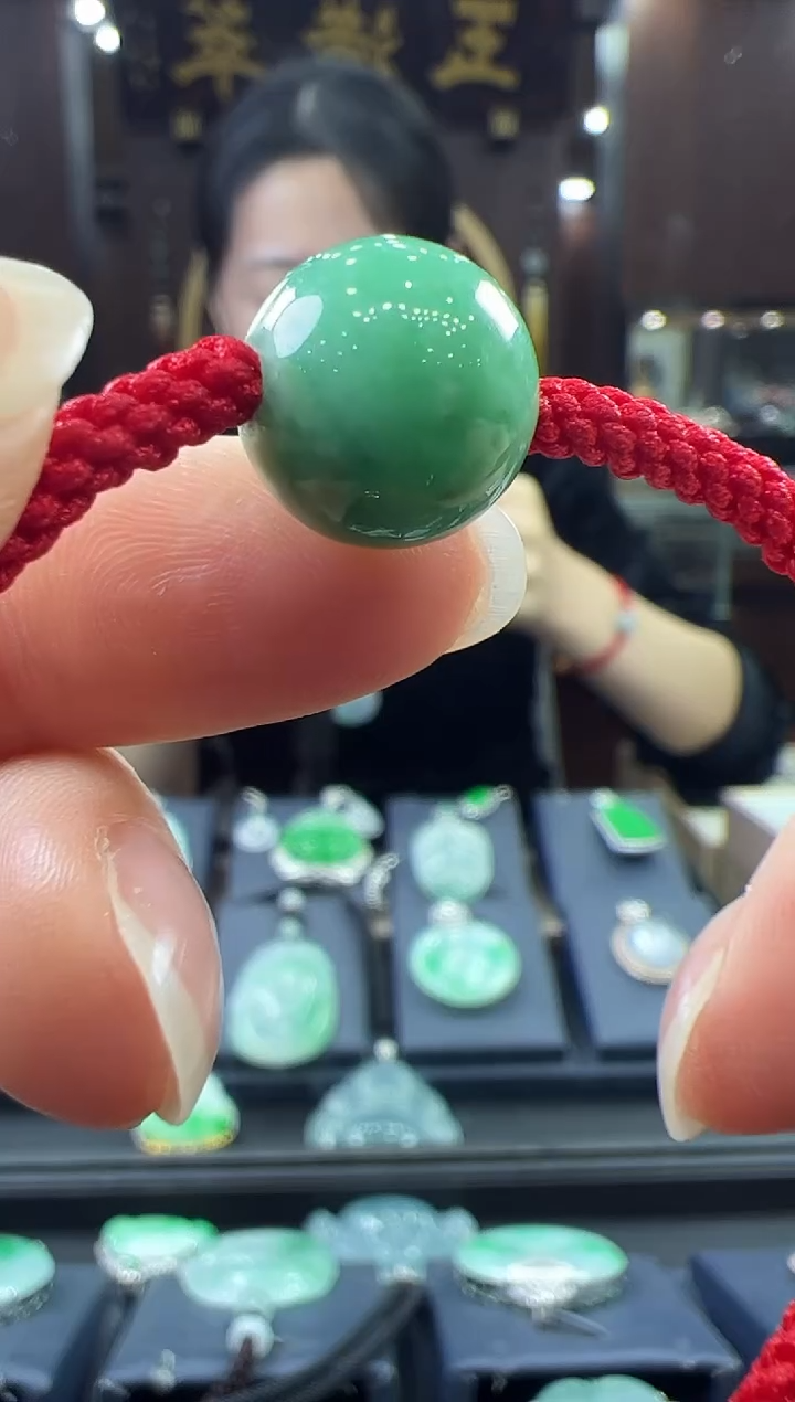 【闪购商品】翡翠挂件未镶嵌手绳