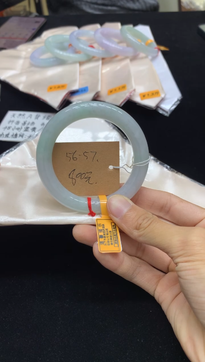 未镶嵌手镯翡翠鱼*（48小时鉴赏期）