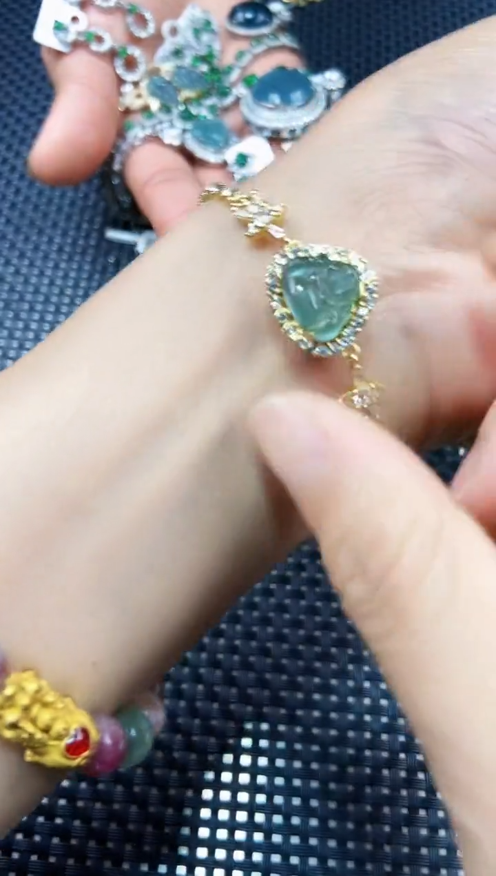 【闪购商品】翡翠手链未镶嵌111111111