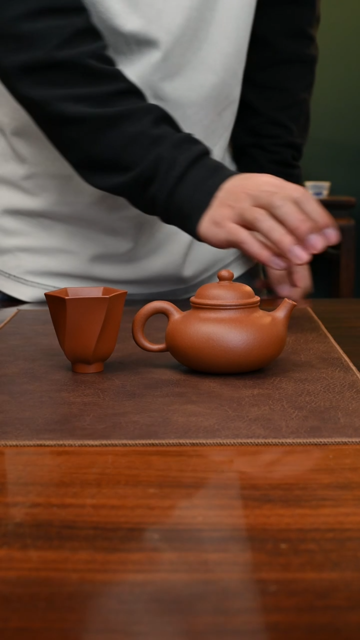 【闪购商品】紫砂茶壶红黄泥容天170cc