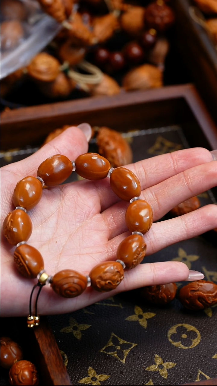 【闪购商品】橄榄核吊坠苏工橄榄核