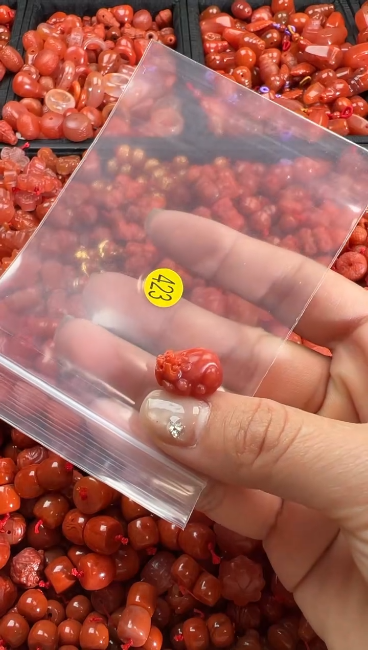 【闪购商品】南红玛瑙颈饰未镶嵌1
