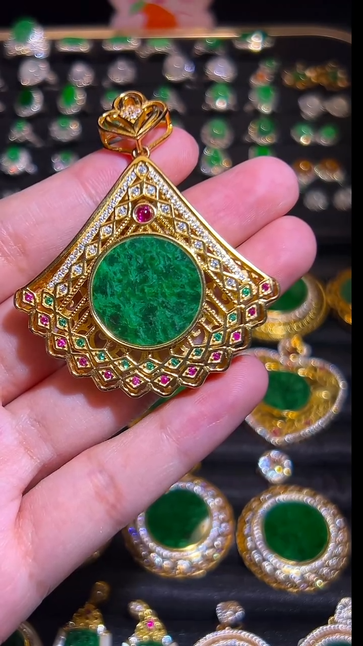 颈饰银S925镶嵌翡翠吊坠