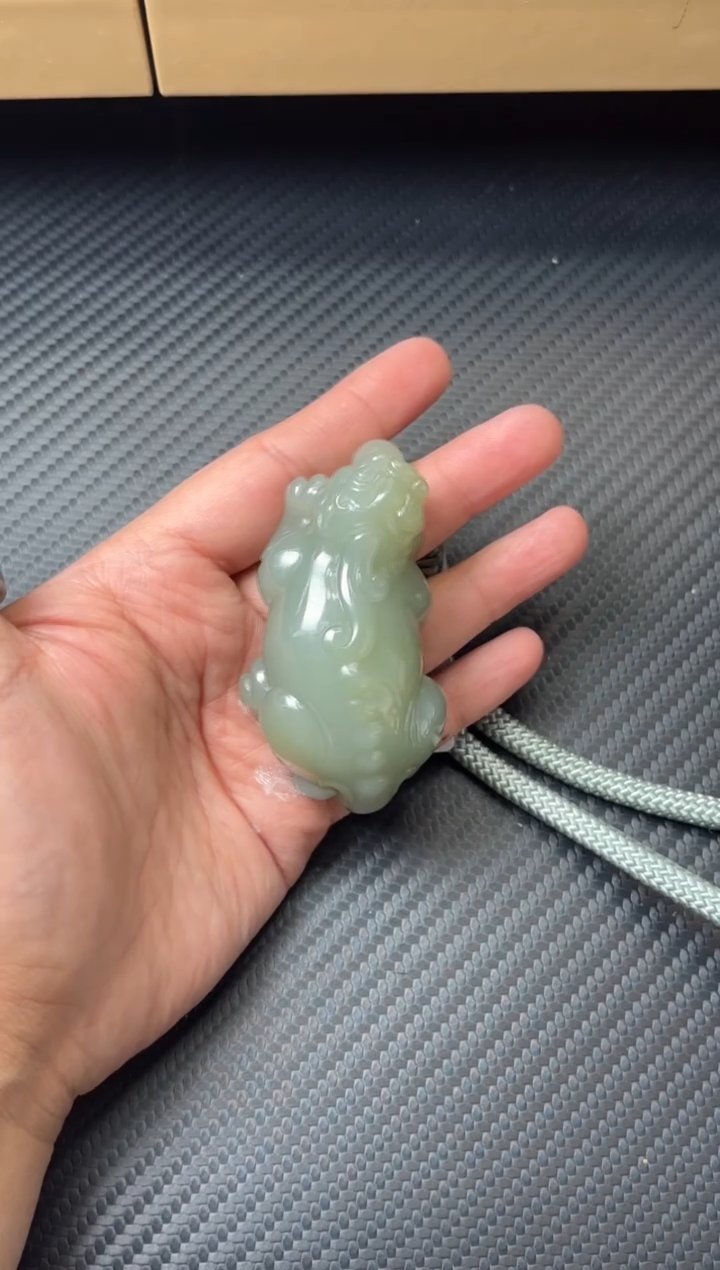 未镶嵌和田玉把件且末近矿微色差把件