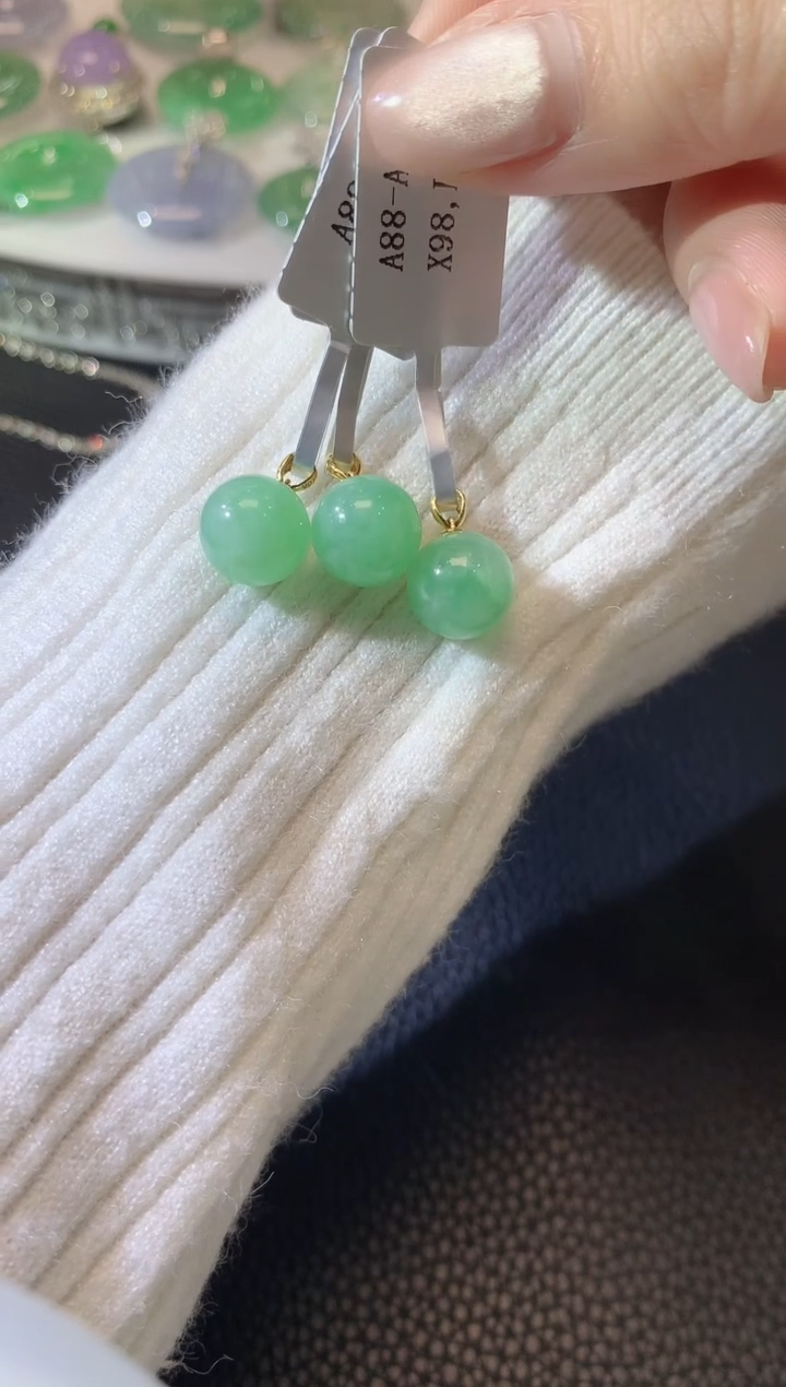 【闪购商品】翡翠吊坠(不含链)18K金镶嵌A4