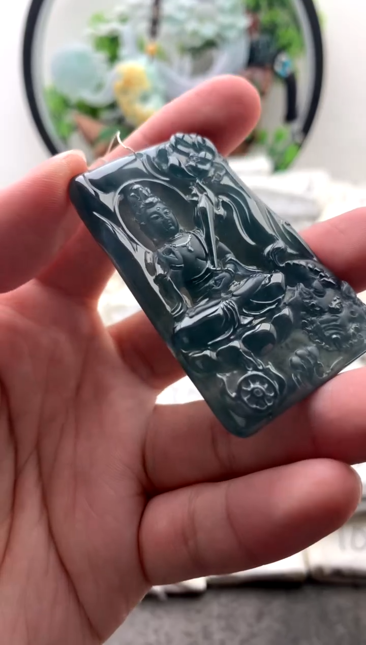 翡翠未镶嵌颈饰文殊