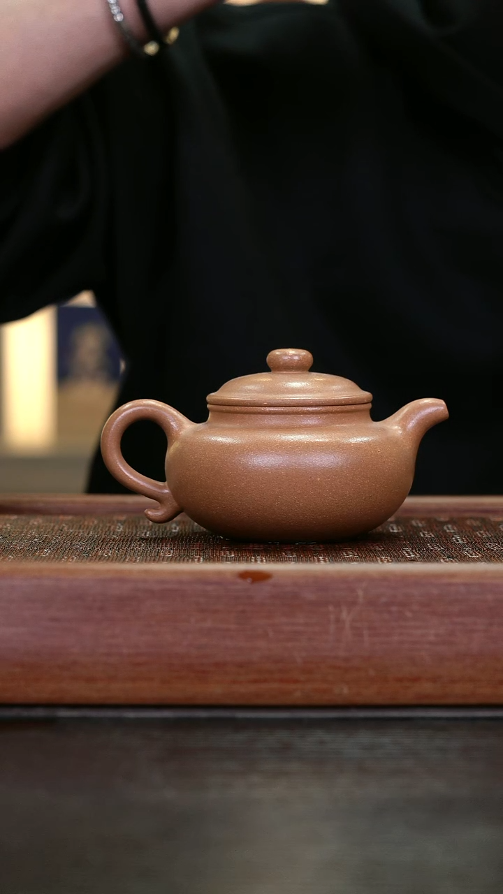 茶壶紫砂   LZX     沉香段泥     仿古     240cc