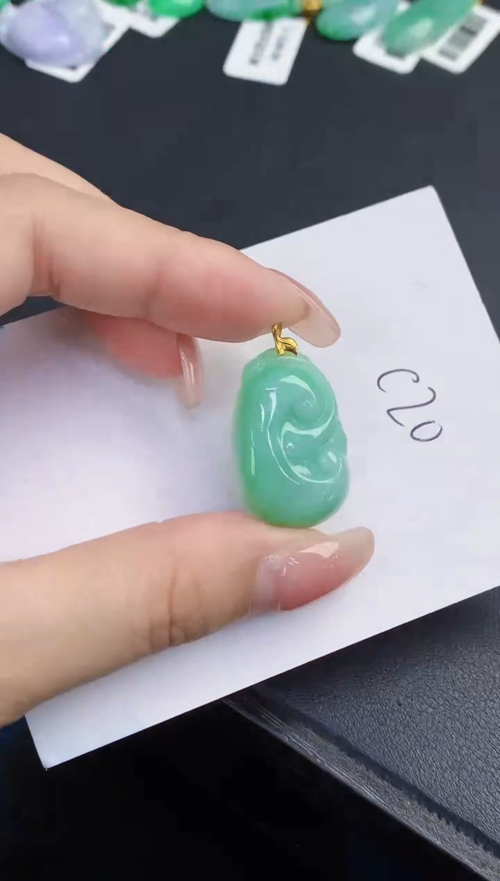 翡翠18K金镶嵌颈饰缅甸天然翡翠A货