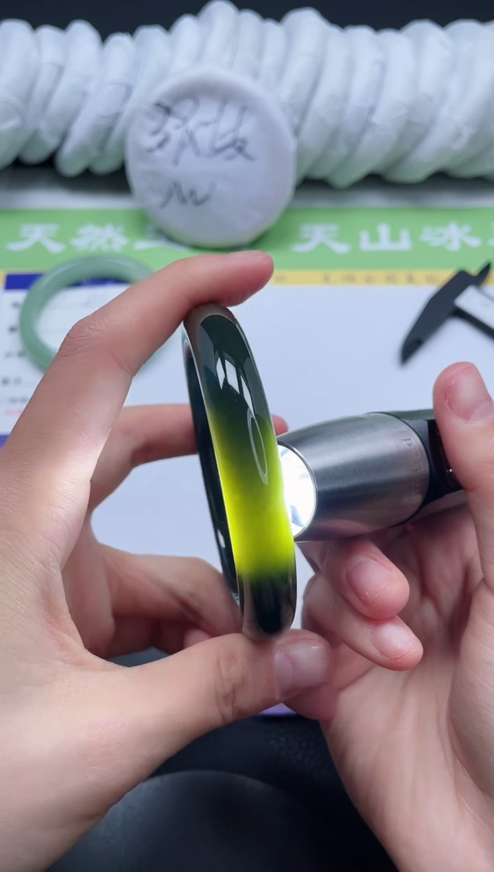 【闪购商品】和田玉手镯未镶嵌A132-58+