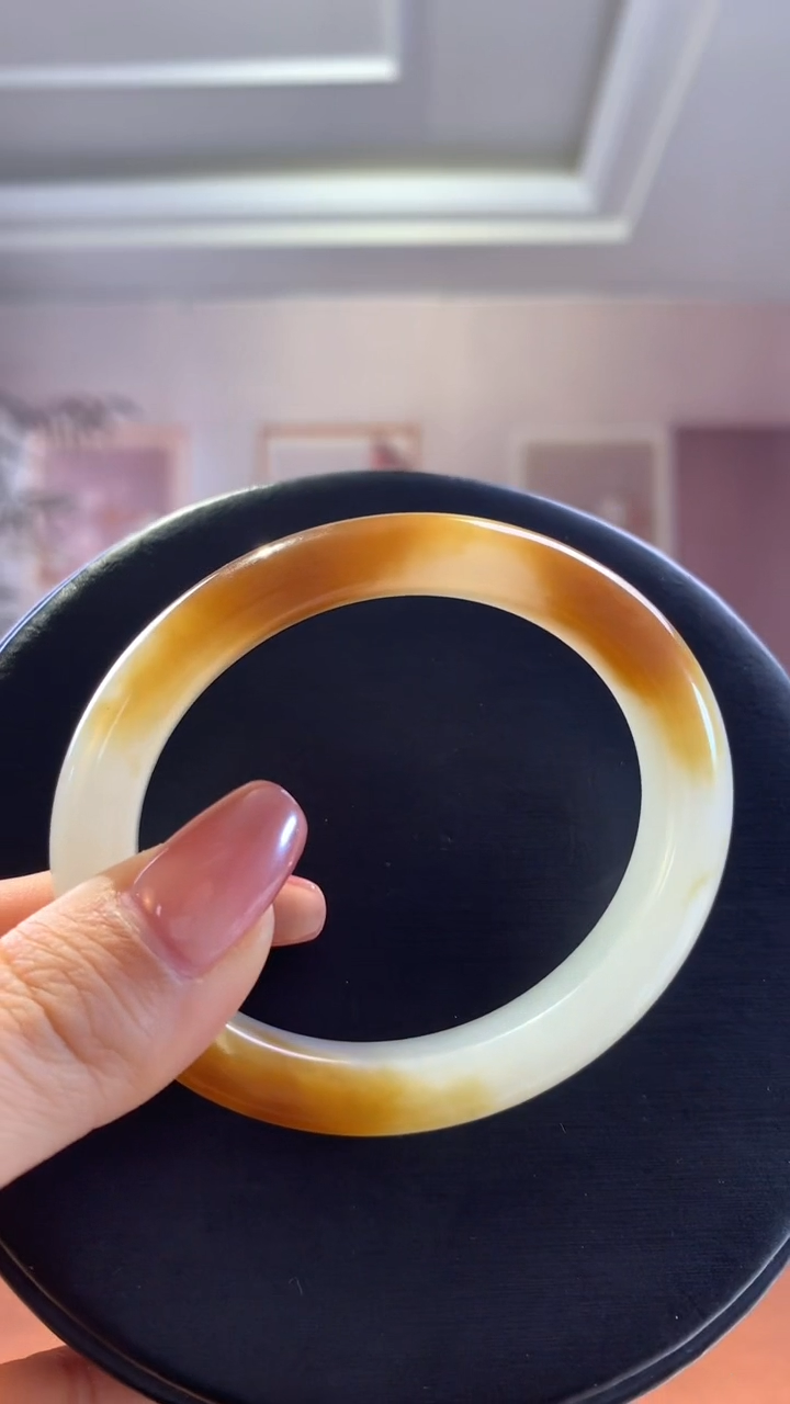 【闪购商品】和田玉手镯未镶嵌新疆糖白贵妃手镯53