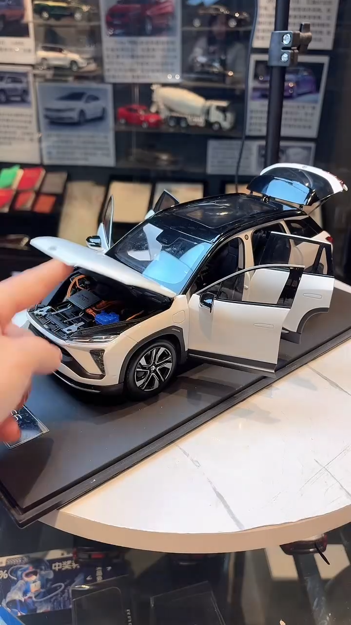 1/18蔚来ES6 汽车模型 轮子断 白色 