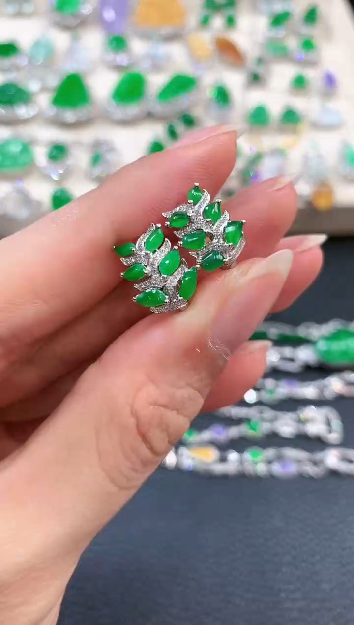 【闪购商品】翡翠耳饰18K金镶嵌m42不退换多样性一件发货