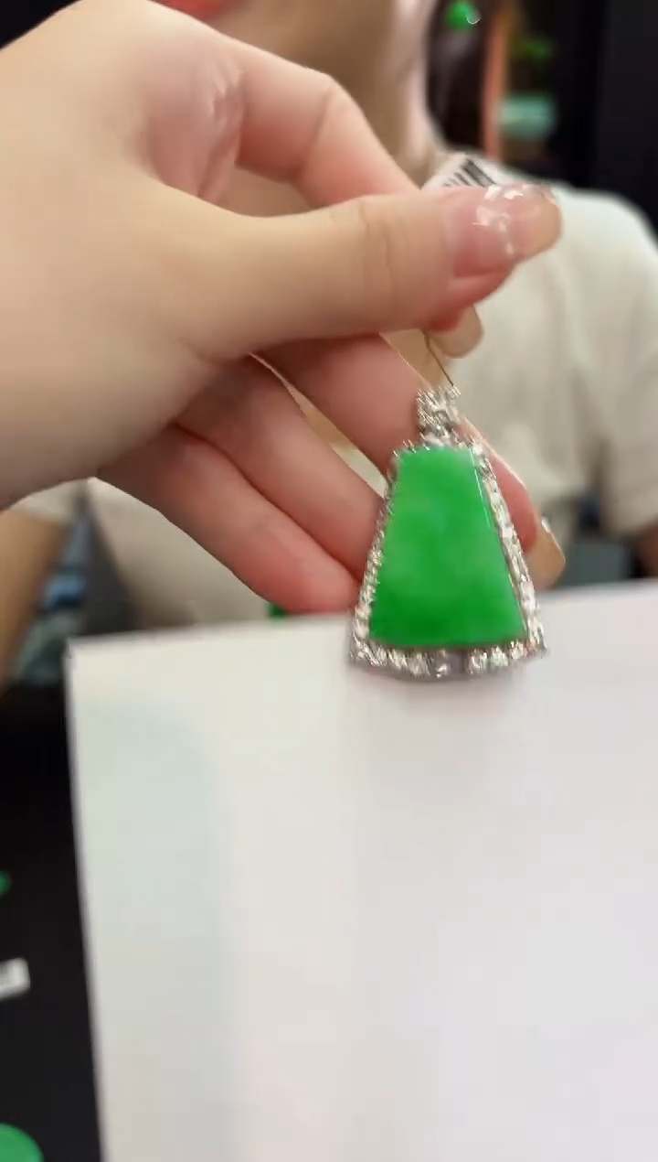 翡翠未镶嵌颈饰 缅料A货/支持复检/一件