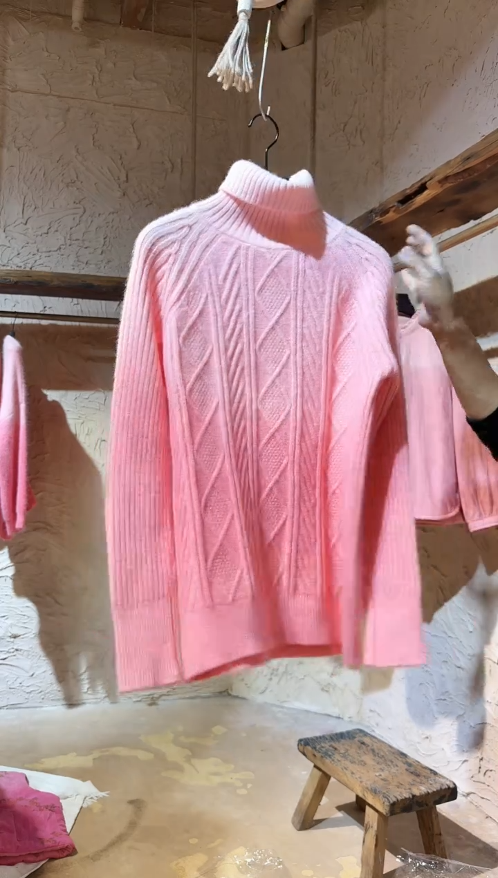 粉染高领毛衣植物染