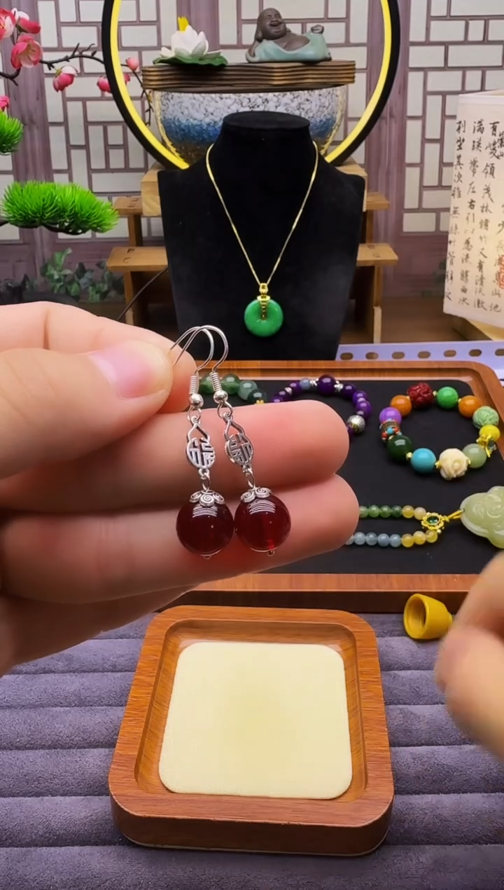 银S925镶嵌血珀耳饰E464