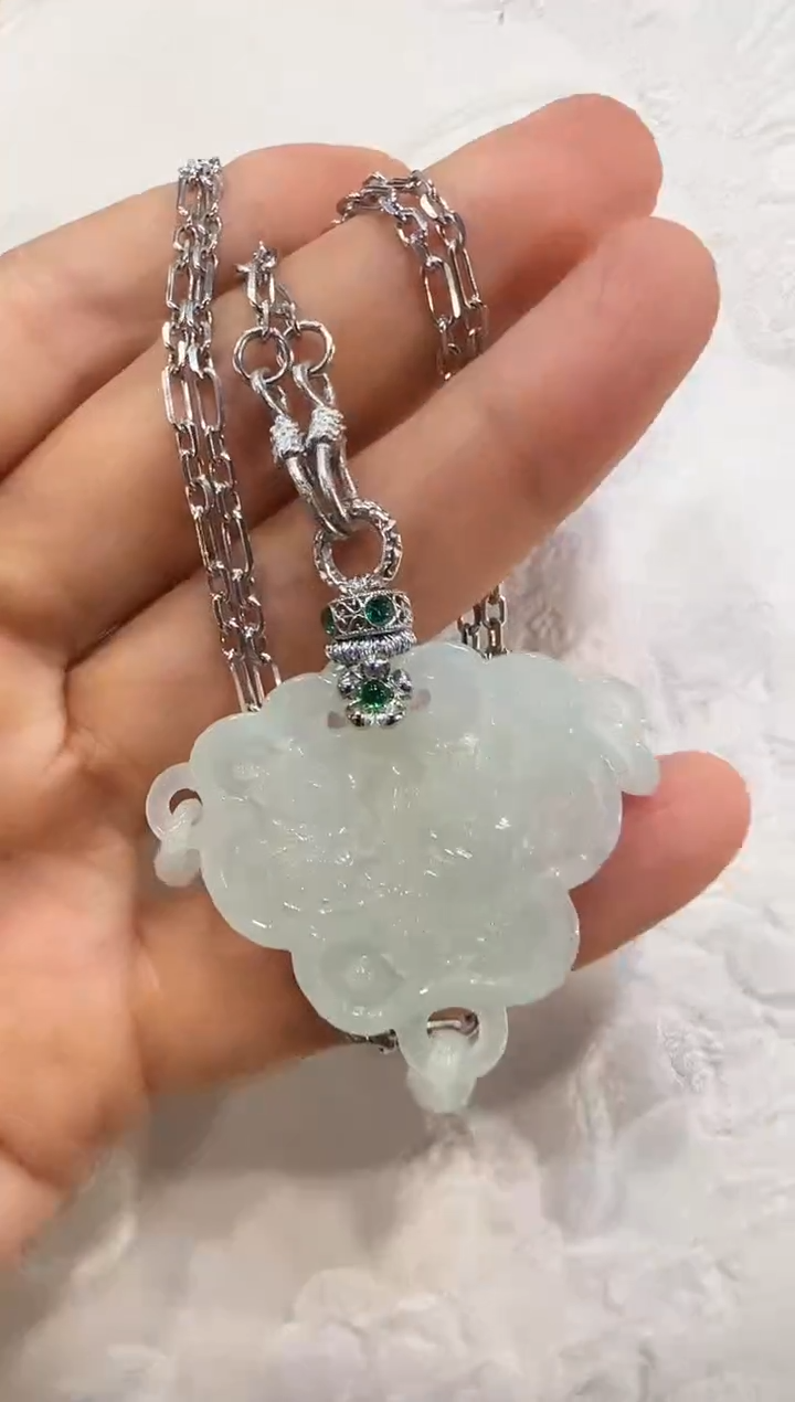 翡翠未镶嵌颈饰国风