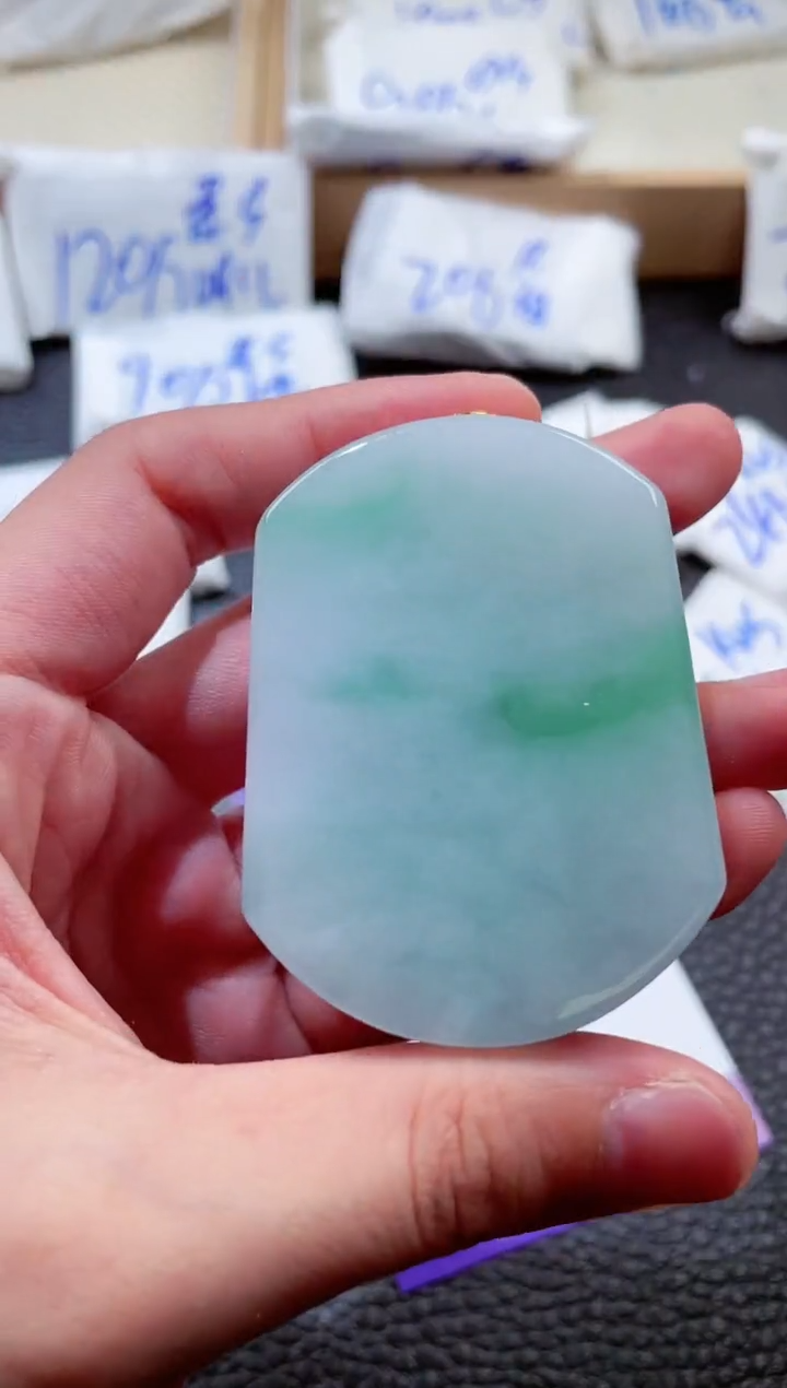 翡翠未镶嵌颈饰00004857