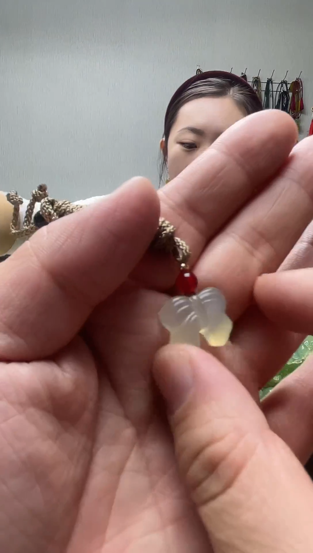 未镶嵌岫玉颈饰·