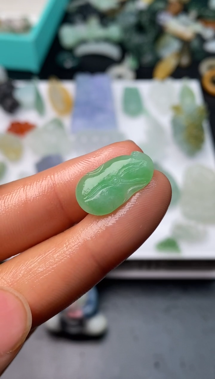 【闪购商品】定制翡翠未镶嵌翡翠毛货~