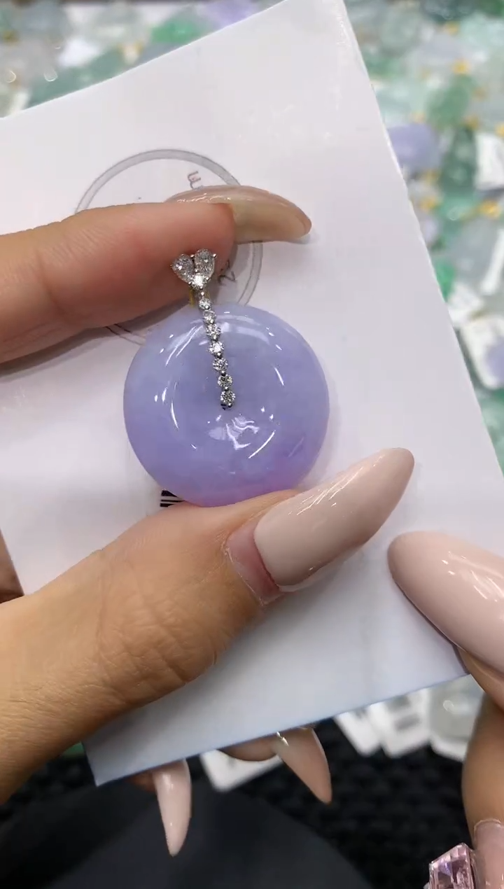 颈饰18K金镶嵌翡翠111111111111